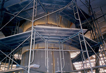 脚柱部の鋼板巻立て補強工事(2)