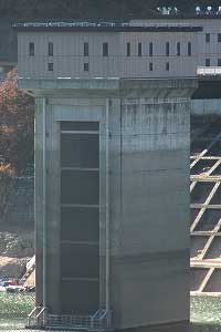 独立選択取水塔